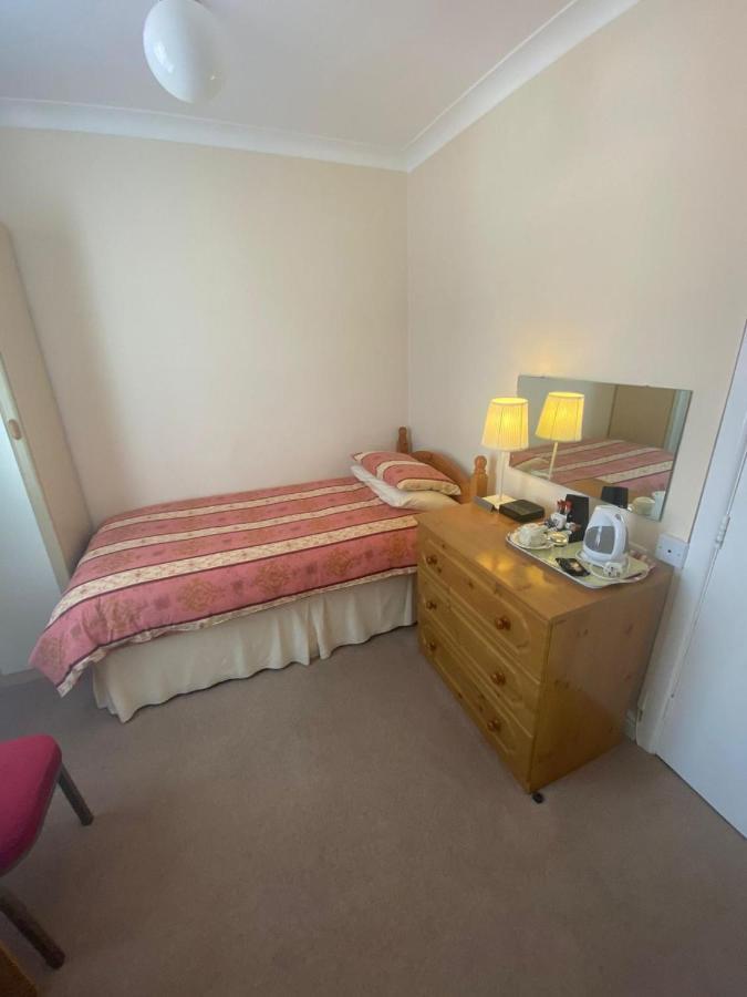 Landguard Lodge Guest House Shipley  客房 照片