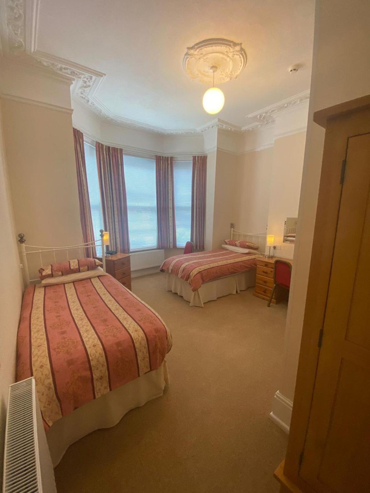 Landguard Lodge Guest House Shipley  客房 照片