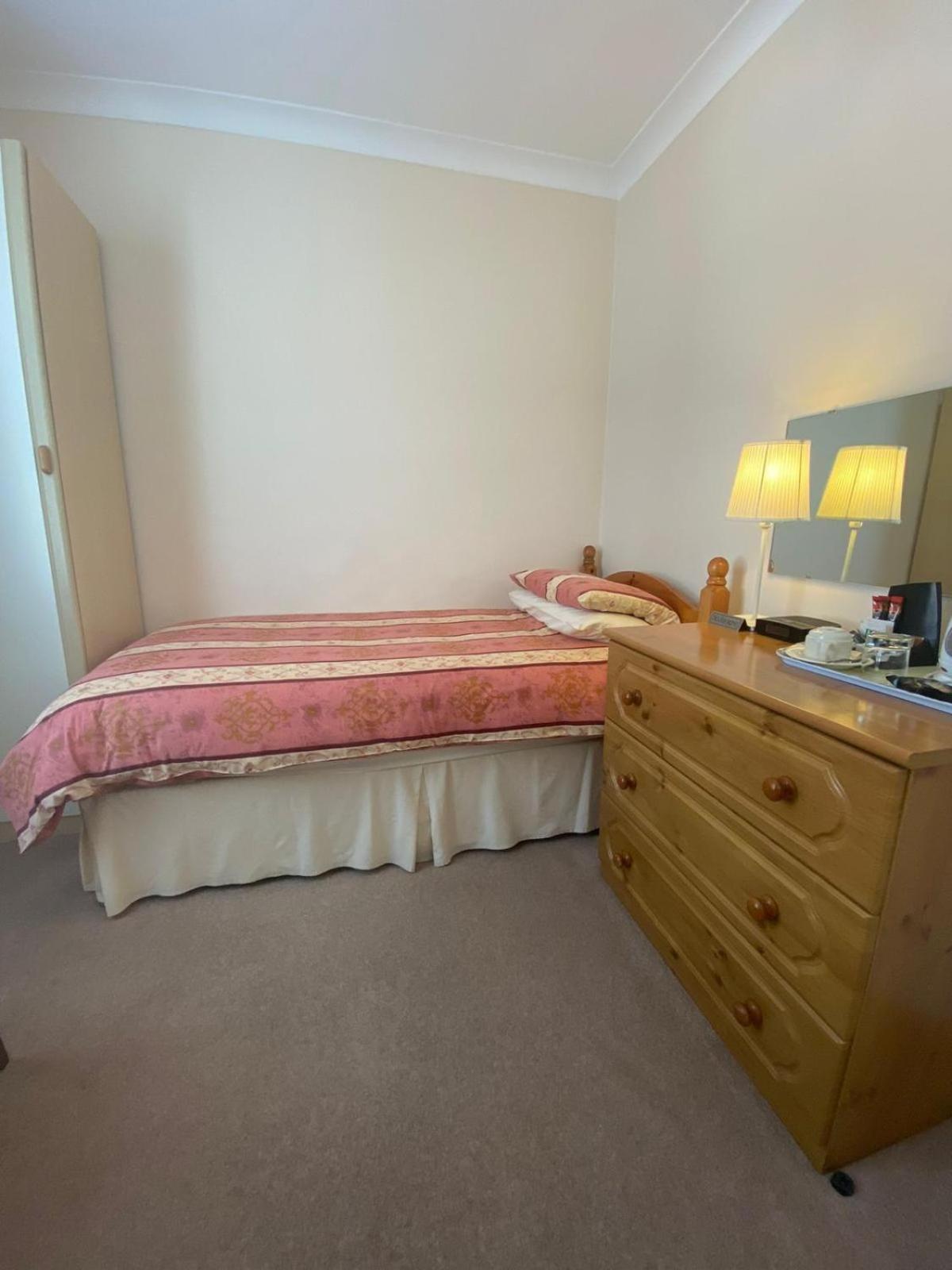 Landguard Lodge Guest House Shipley  客房 照片